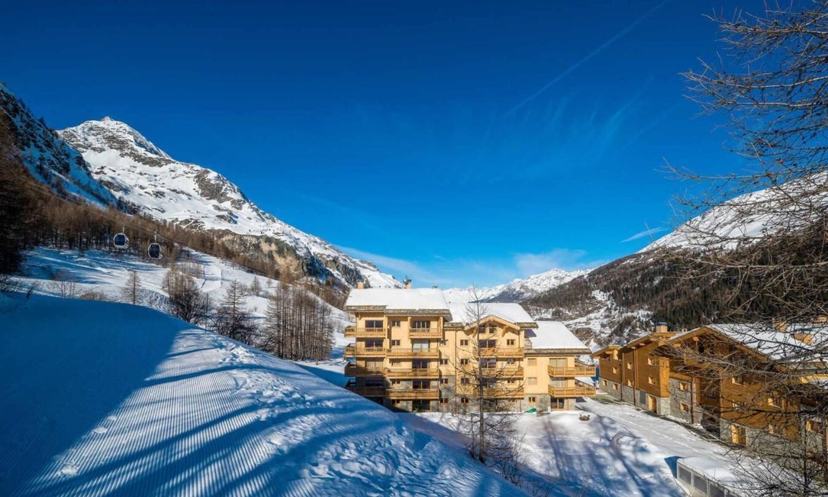 Les Boisses Apartment | 200m from resort center, 3rd floor, view valley, swimming pool, sauna, hammam, balcony, tv