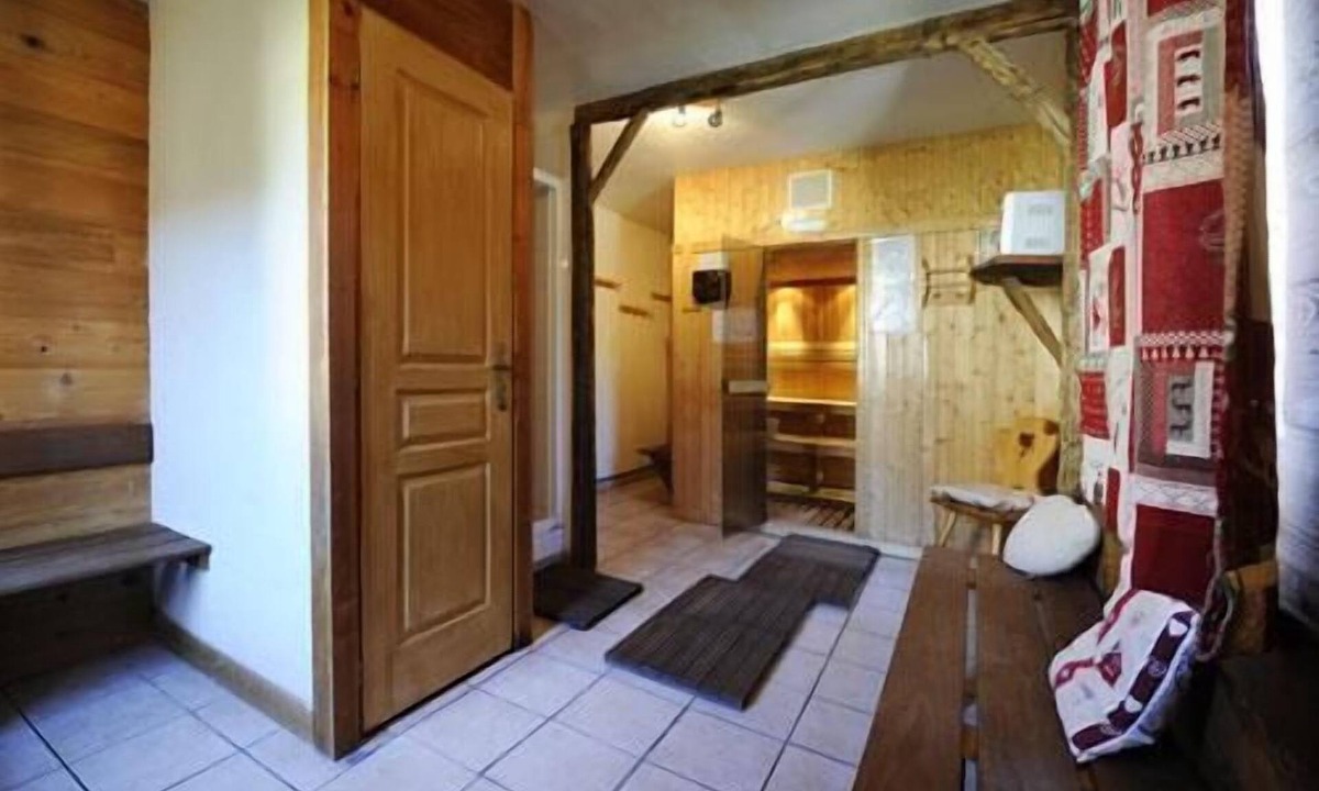 Le Bettaix Apartment | 2nd floor, sauna, balcony, parking, tv, ski locker, 80m², Les Menuires