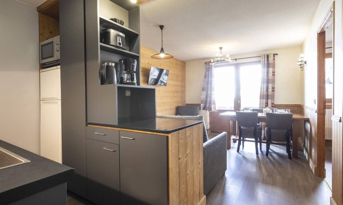Val-Thorens Apartment | 300m from resort center, fitness, swimming pool, sauna, jacuzzi, hammam, balcony, tv, ski locker