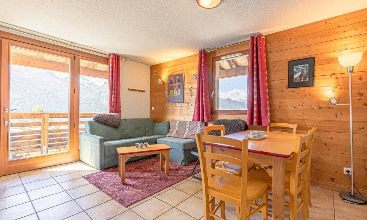 Aussois Apartment | 300m from resort center, 4th floor, balcony, parking, tv, 38m², Aussois