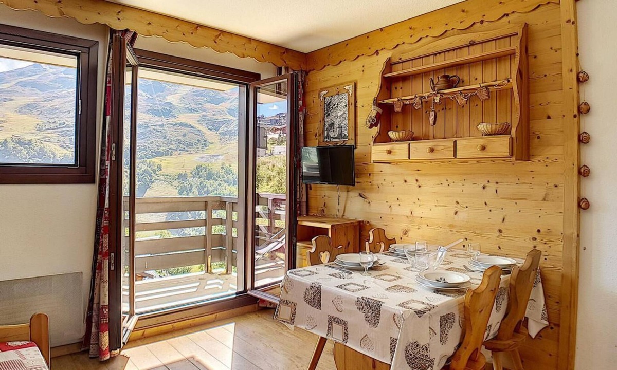 Les Menuires Apartment | 3rd floor, tv, ski locker, 25m², Les Menuires