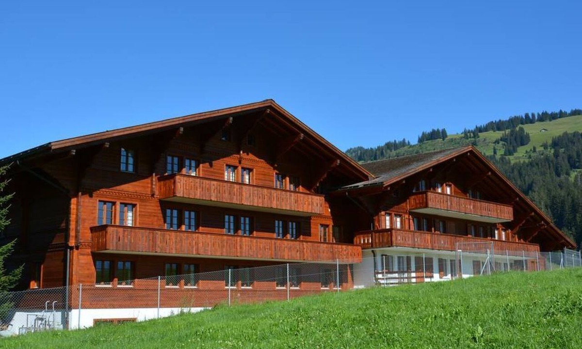 Schoenried Apartment | Anne (2. Stock) Appartement/Fewo, Dusche oder Bad, WC 12-Bettwohnung by Interhome