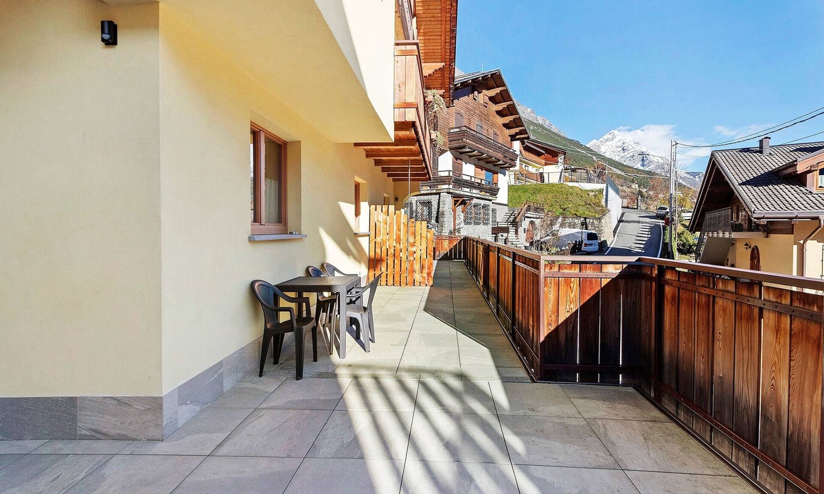Isolaccia Apartment | Apartment '2' with Mountain View, Shared Terrace and Wi-Fi