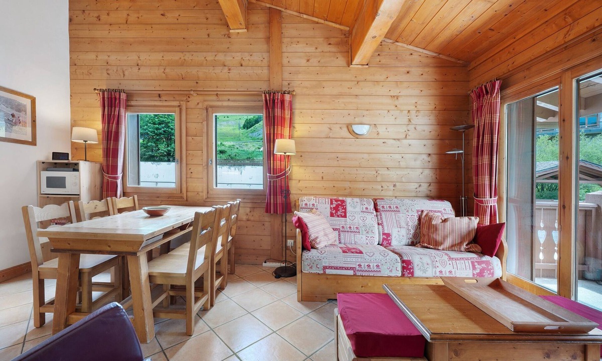 Les Menuires Apartment | Apartment 'Airelles B25' with Mountain View, Balcony and Wi-Fi