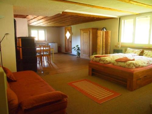 Champoz Apartment | Apartment Hübsche 2-Zimmer-Wohnung in umgebauten Bauernhau by Interhome