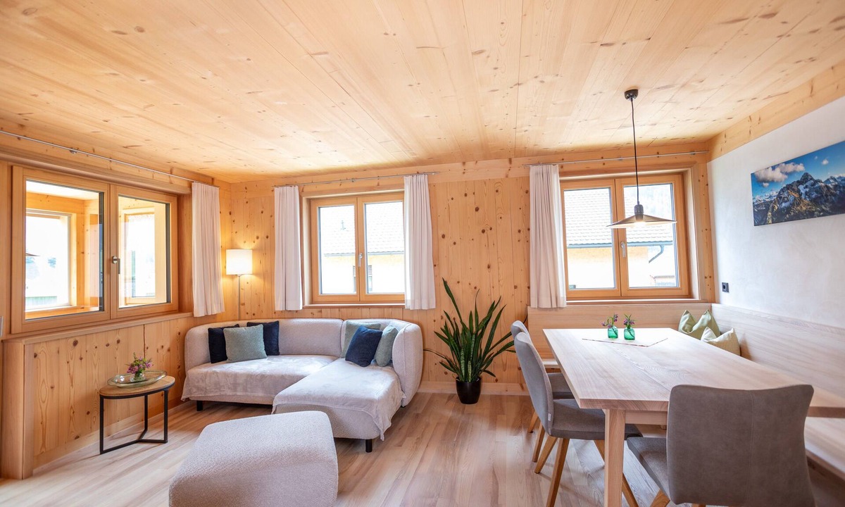 Au Apartment | Apartment 'Haus Hoalp' with Mountain View, Shared Terrace and Wi-Fi