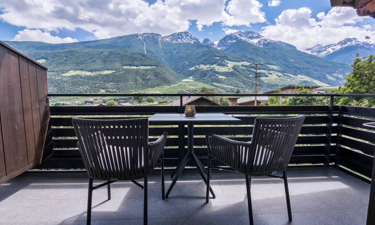 Silandro Apartment | Apartment 'Kortscherhof Apt Typ 2-3' with Mountain View, Shared Garden and Wi-Fi