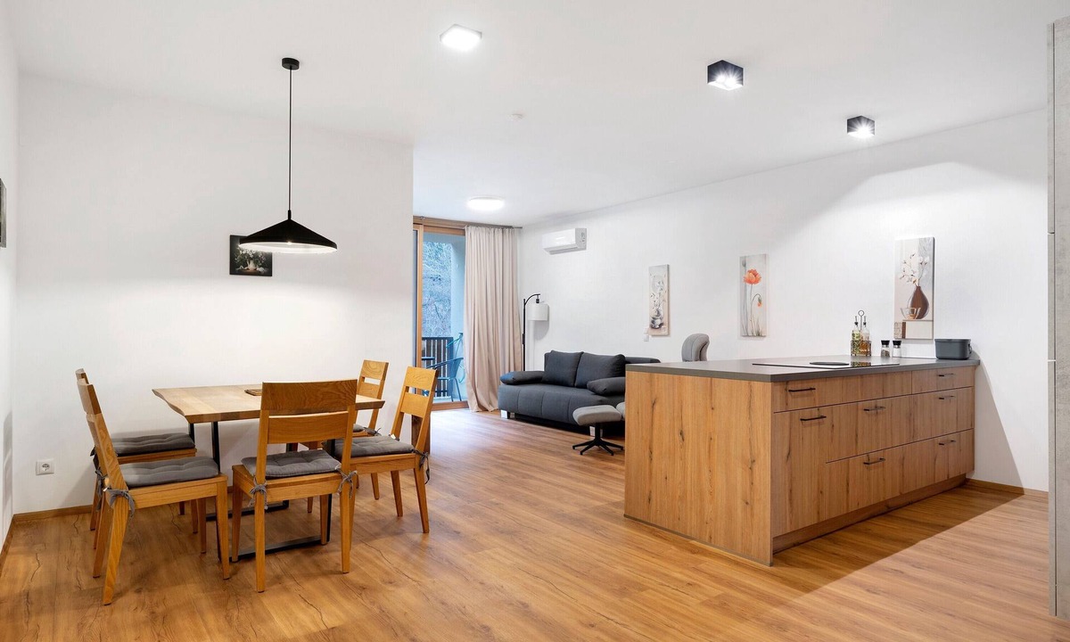 Lana Apartment | Apartment 'Matscherhof Family 2' with Mountain View, Wi-Fi and Air Conditioning