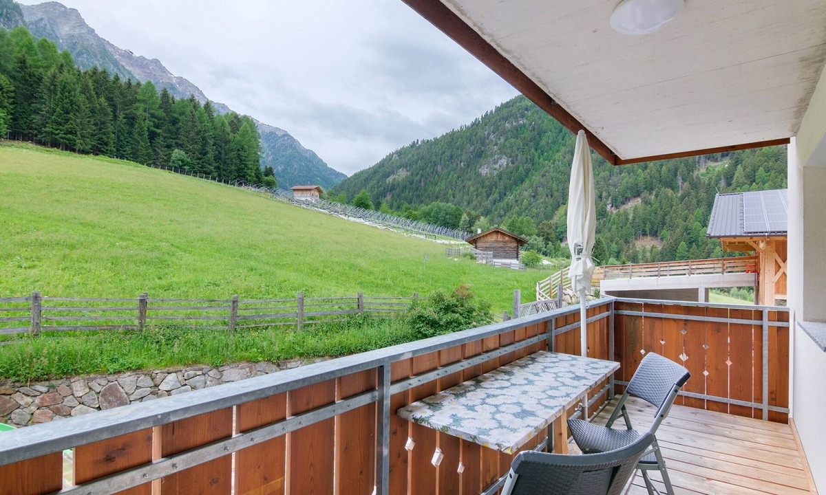 Martello Apartment | Apartment 'Pirchahof Waldruhe' with Mountain View, Shared Terrace and Wi-Fi