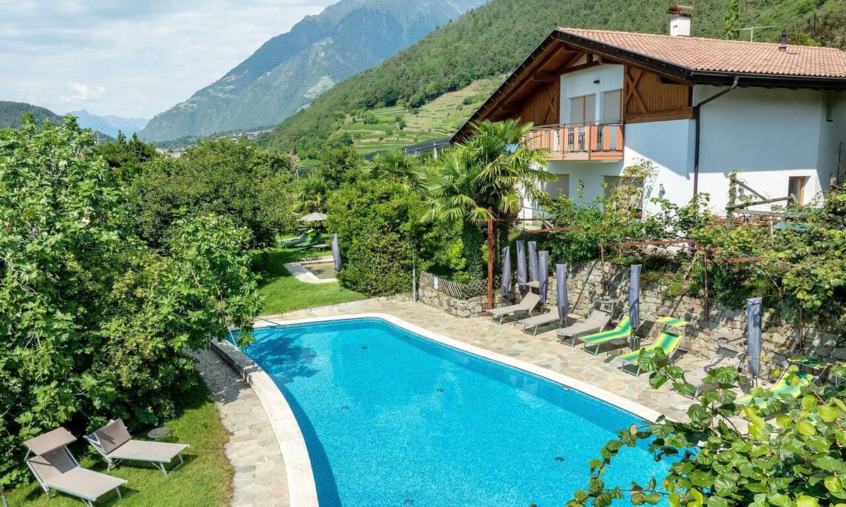 Lagundo Apartment | Apartment 'Residence Spisshof Ap9 Main House' with Panoramic Views, Shared Pool & Wi-Fi