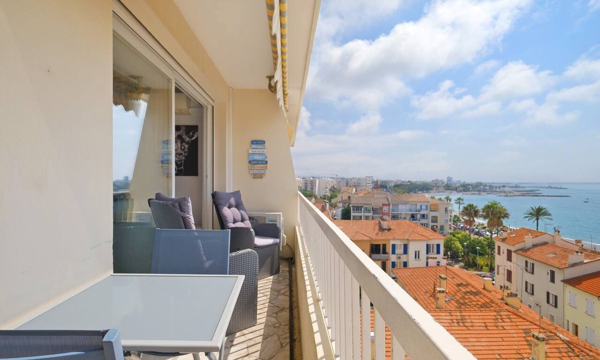 Cros-de-Cagnes Apartment | Apartment 'T2 Stunning Sea View' with Sea View, Wi-Fi and Air Conditioning