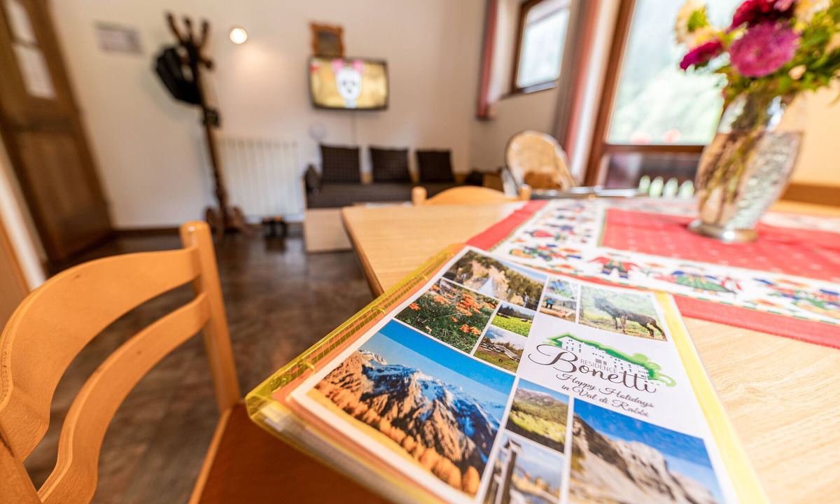 Pracorno Apartment | Apartment 'Trilocale 6' with Shared Garden, Balcony and Wi-Fi