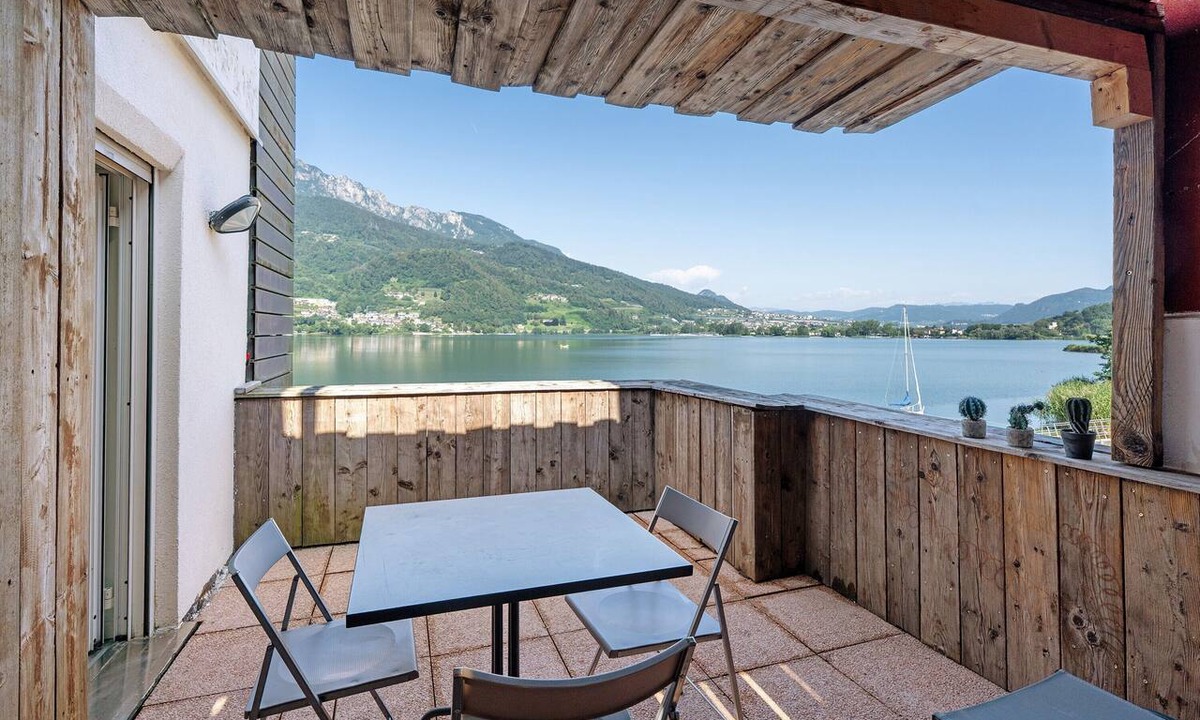 Susa Apartment | Apartment 'Valsugana D’incanto' with Lake View, Private Terrace and Shared Garden