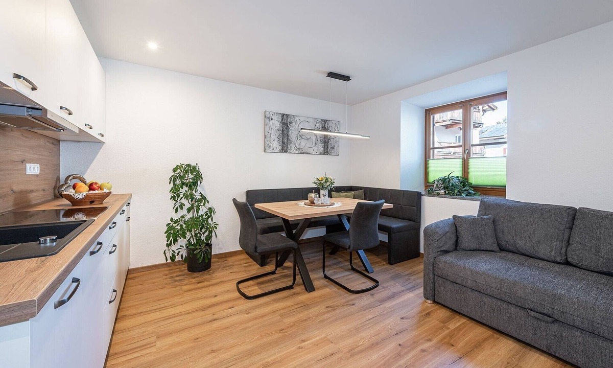 Laces Apartment | Apartment 'Wohnung Morgenduft Schnalserhof' with Mountain View, Shared Terrace and Wi-Fi
