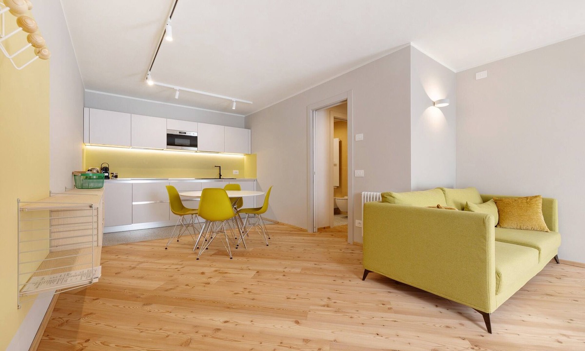 Carisolo Apartment | Apartment 'Yellow' with Mountain View, Balcony and Wi-Fi