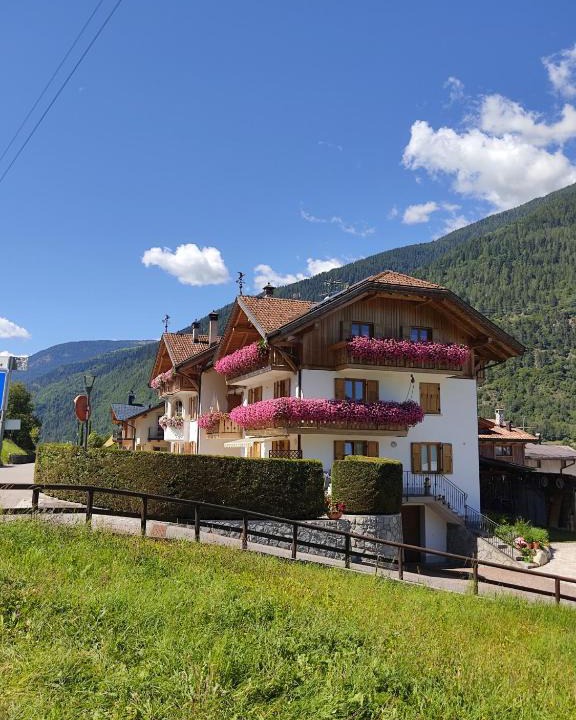 Almazzago Apartment | Appartamento Mansarda Patrizia e Franco Val di Sole