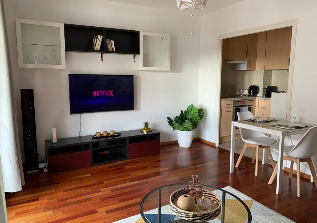 Ecublens Apartment | Appartement avec Netflix - proche de Renens Gare