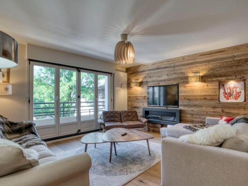 Megeve Apartment | Appartement Rénové 2 Chambres + 1 Cabine, Balcon, Cheminée - Centre de Megève - FR-1-453-235