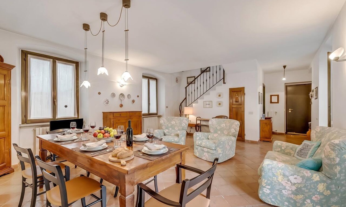 Laveno Apartment | Apt. Annamaria: Family-Friendly 2BR Central Base for Trips, Laveno Mombello, Italy