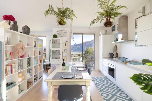 Visgnola Apartment | Aria Bellagio - Boutique Lake View Apt - Free Parking & Late Check-out 12pm