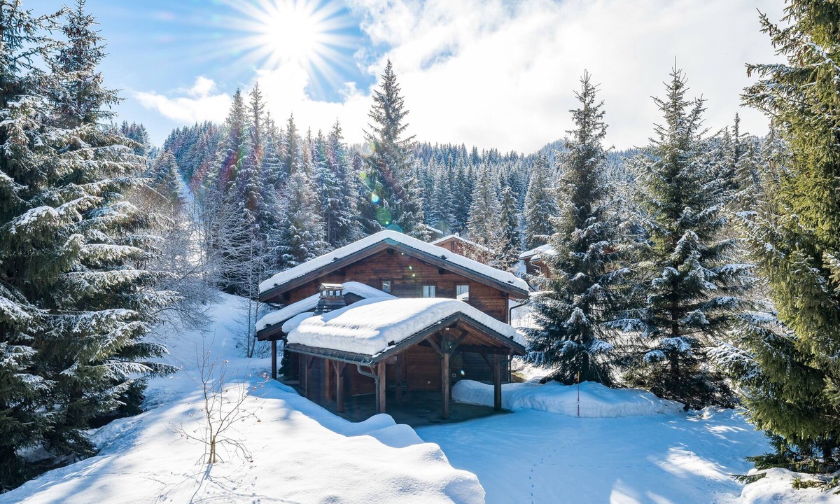La Perriere Ski Chalet | Authentic Chalet LEA 2-Star- Courchevel, La Tania - Heart of the Forest -Jacuzzi