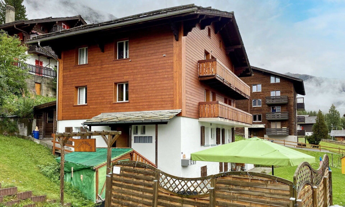Graechen Apartment | Beautiful apartment for 6 guests with WIFI, TV, balcony and panoramic view