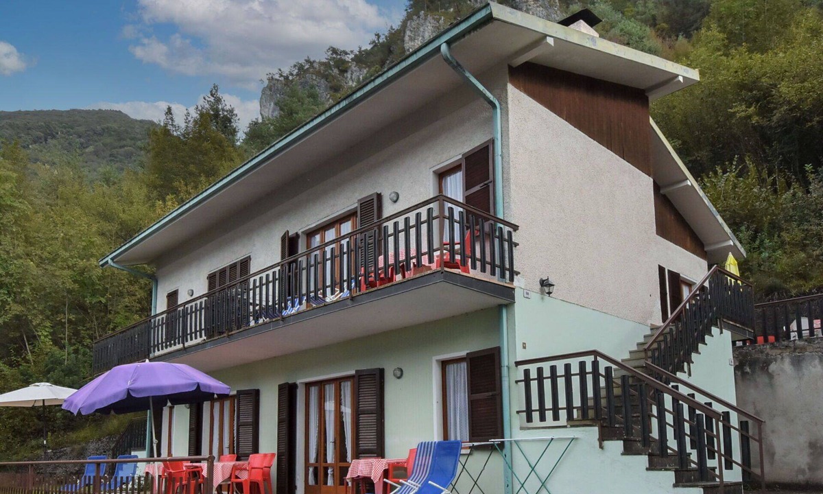 Vesta Apartment | Beautiful apartment for 6 guests with WIFI, TV, terrace and pets allowed