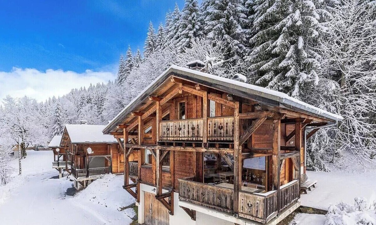 Les Gets Ski Chalet | Beautiful Chalet Pierre, Les Gets. Former guest favourite, under new ownership.
