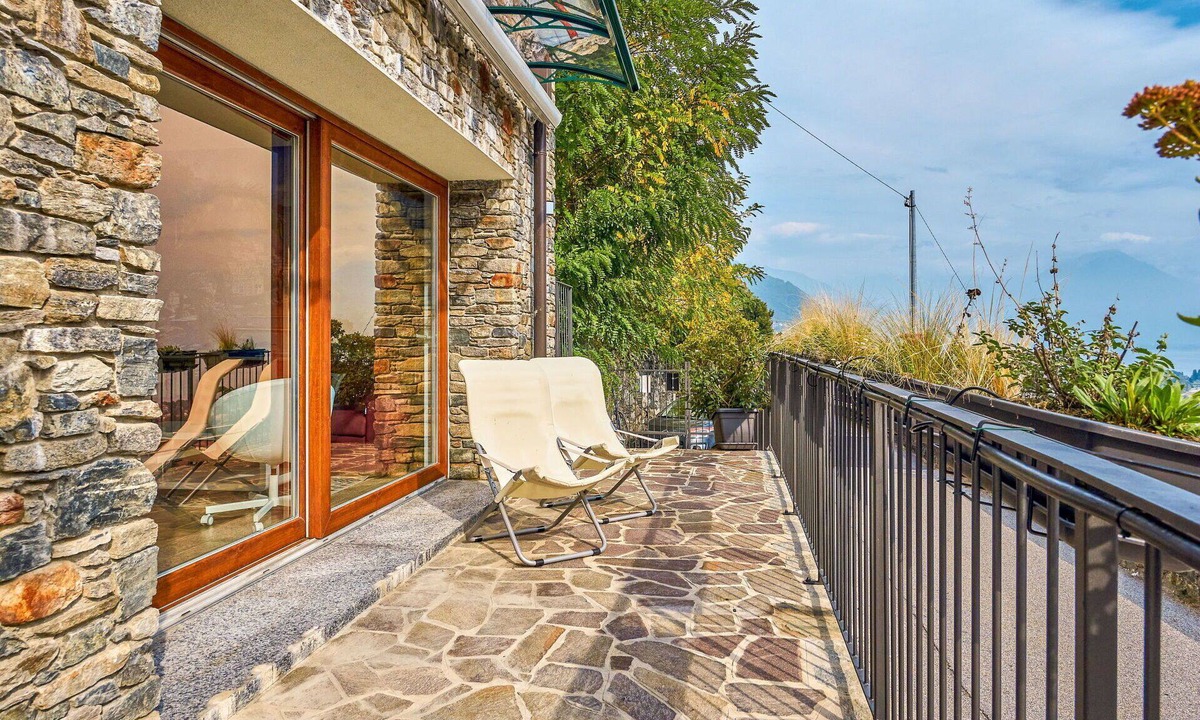 Dongo Villa | Beautiful private villa for 6 guests with WIFI, private pool, A/C, TV and terrace