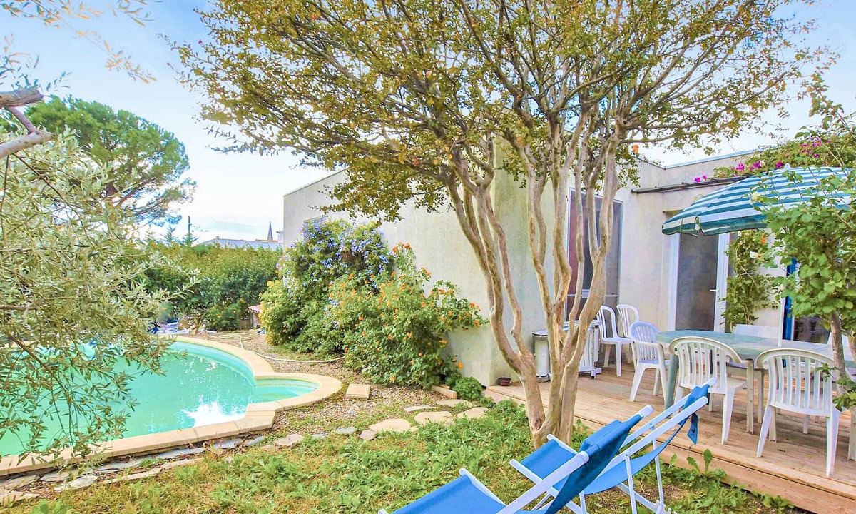 Montfavet House | Beautiful vacation home with private pool and fenced garden awaiting you just 7 km from the magnific