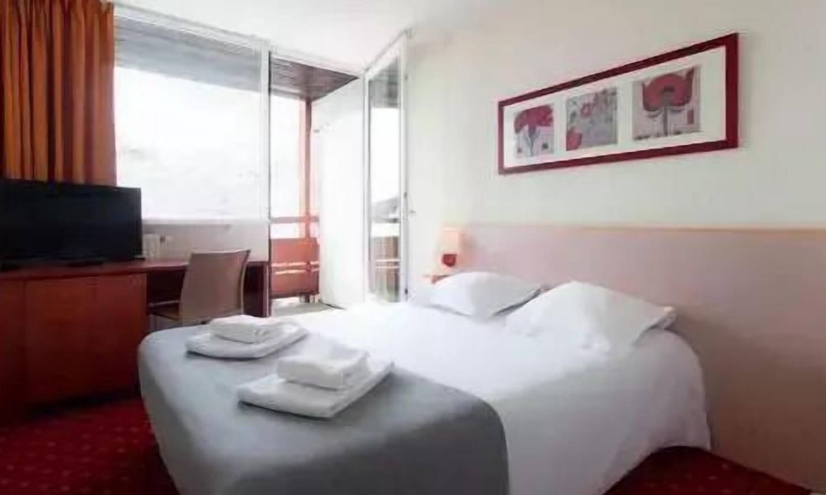 Les Menuires Hotel | Belambra Clubs Les Menuires - Snow And Heaven - Half board - Essential Room 2 Adults View Impregnable Mountain