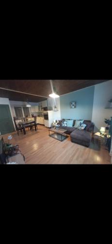 La Monnerie-le-Montel Apartment | Belle maison indépendante 3 chambres séjour à 25 minutes de Clermont-Ferrand