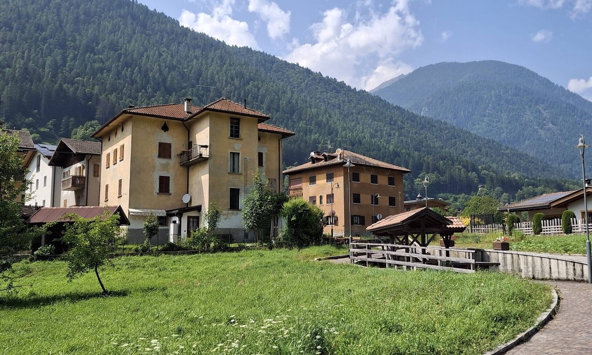 Dare Apartment | Ca' Mocc Apartment with Fenced Garden and Mountain View in Val Rendena