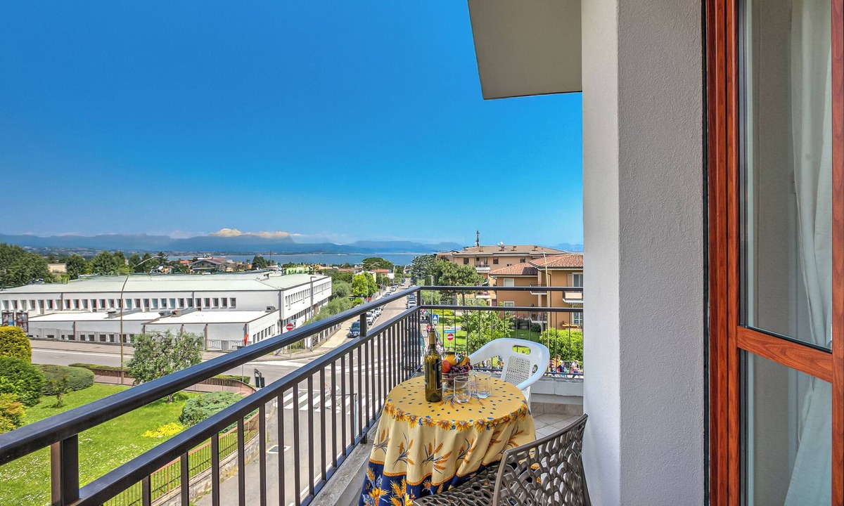 Desenzano del Garda Apartment | Casa Ferrari Lake View in Desenzano, Desenzano Del Garda, Italy