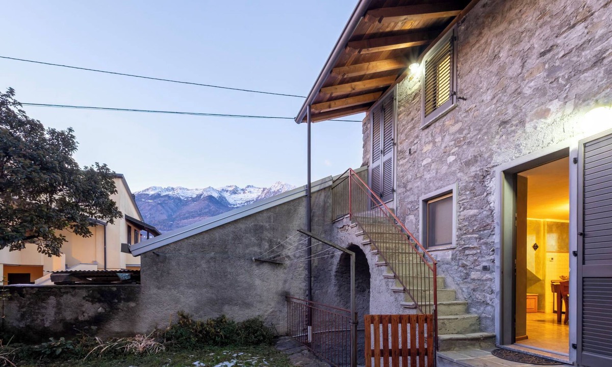 Talamona House | Casa Quadrifoglio Terrace by Interhome