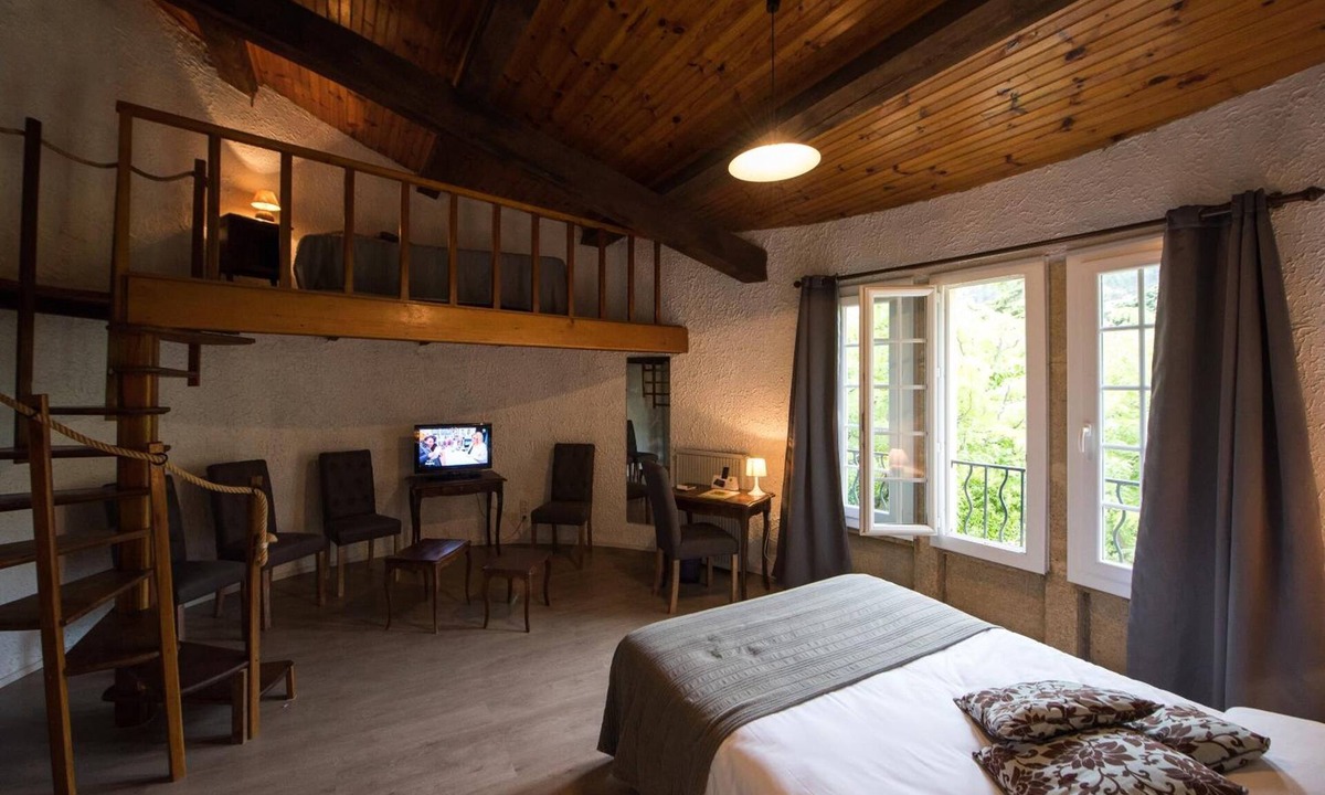 Barbentane Hotel | Castel Mouisson