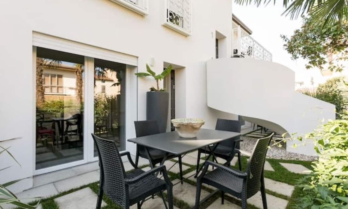 Peschiera del Garda City Centre Apartment | CENTURY 1 APARTMENTS " CANTARANE"