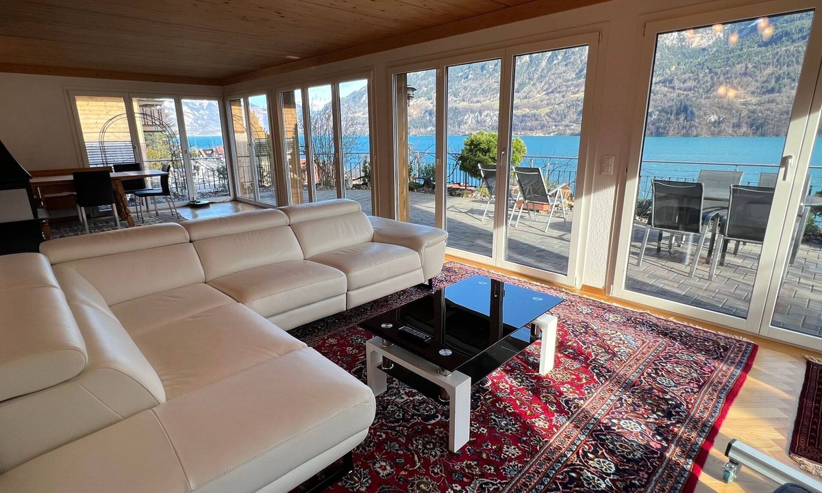 Niederried bei Interlaken Ski Chalet | Chalet-Alpine & Lake View, 4 BRs, Central AC, sleeps 8-Niederried bei Interlaken