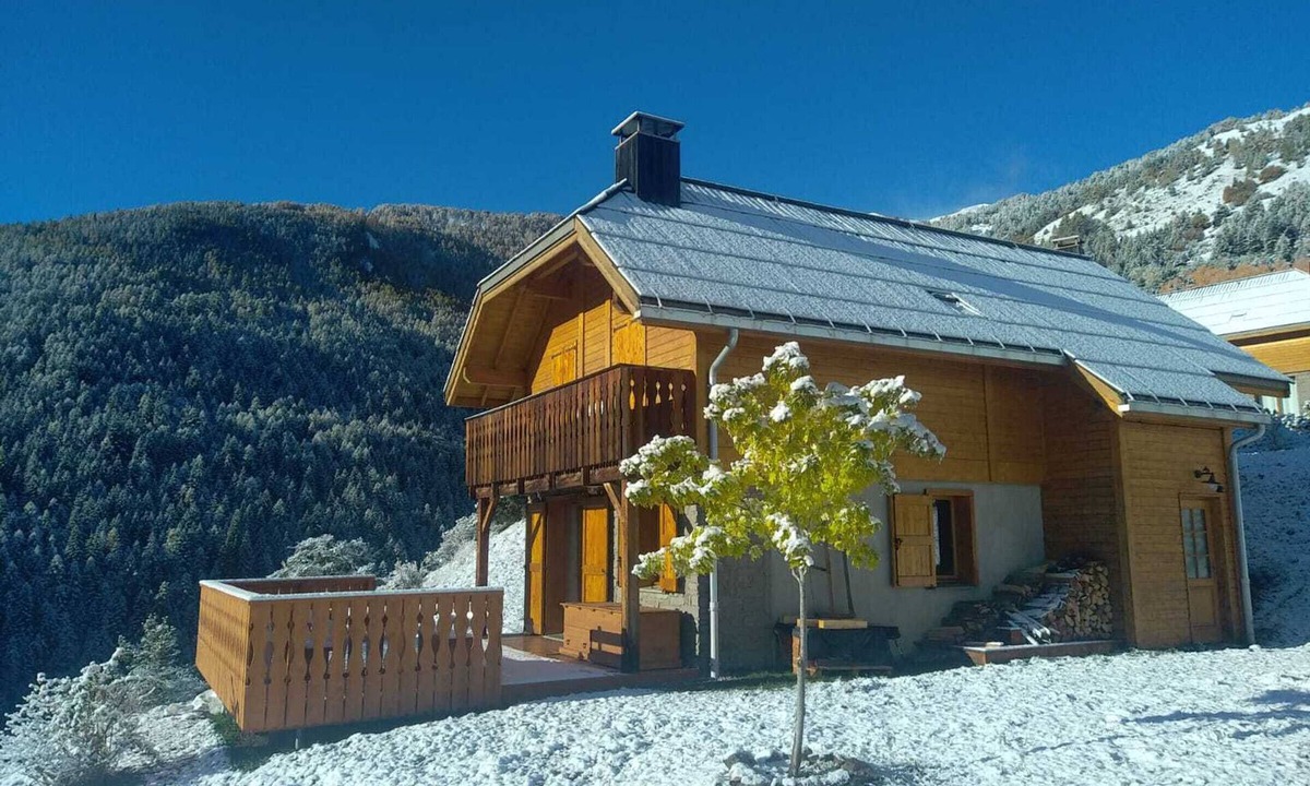 Pra Loup Ski Chalet | Chalet in Pra Loup 1500 with 4 bedrooms for 12 people