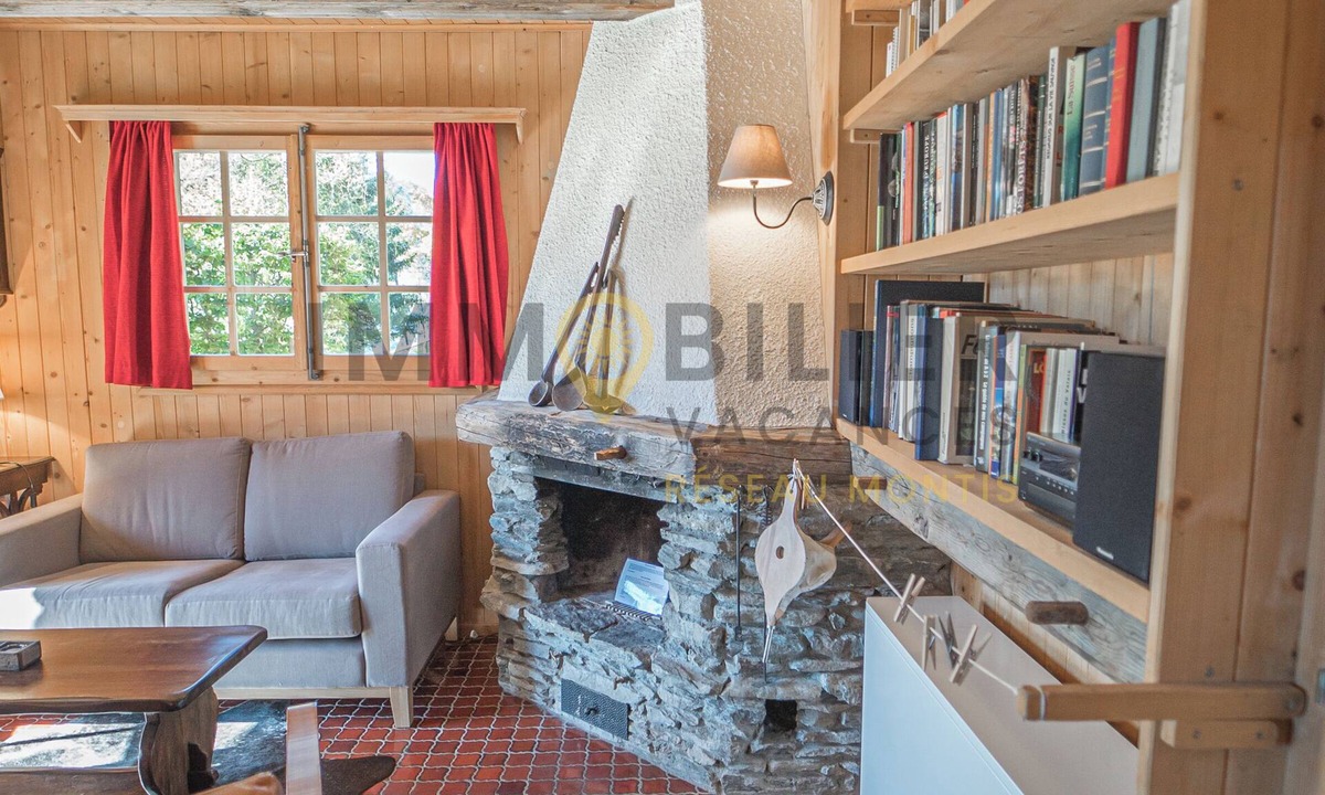 Saint-Luc Ski Chalet | Chalet individuel historique et plein de charme construit en madrier avec le bois de l’ancien rucher
