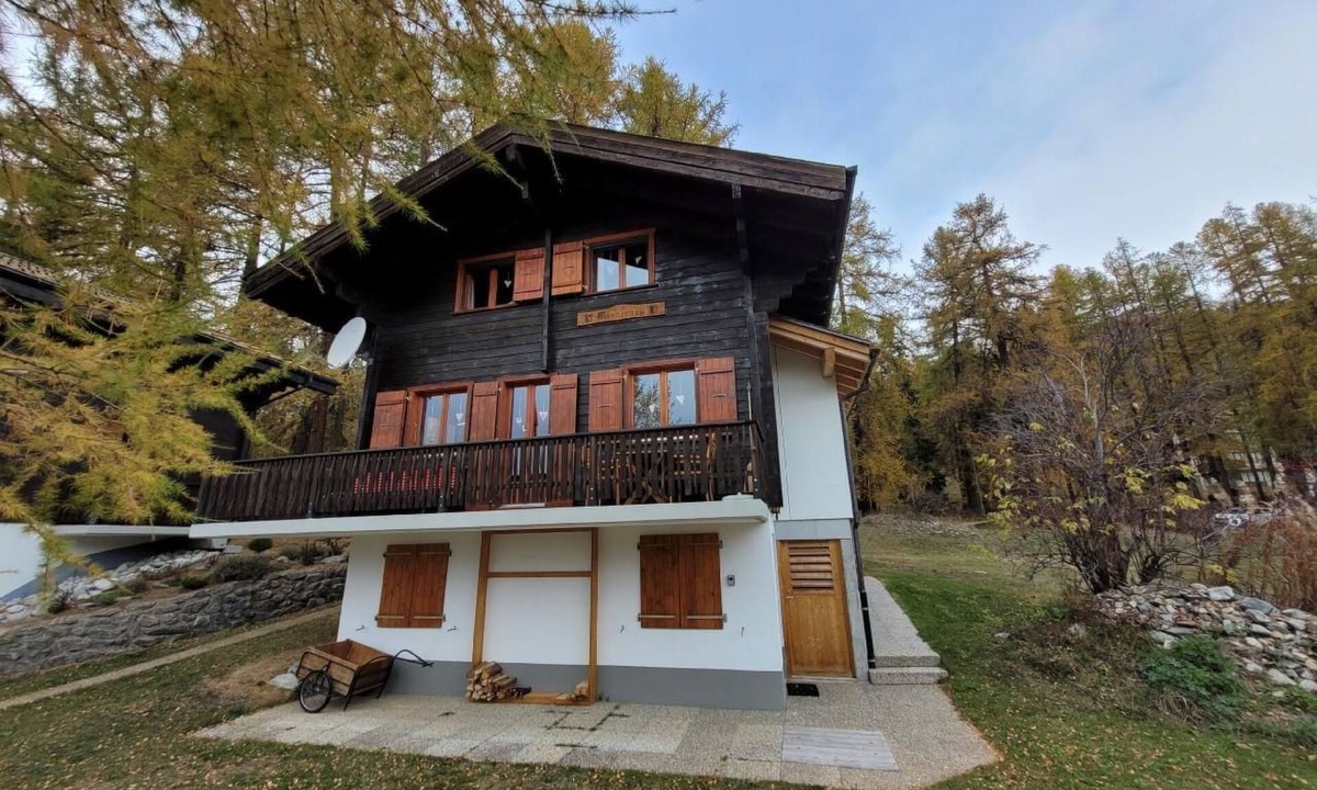 Bellwald Apartment | Chalet Männertreu OG by Interhome