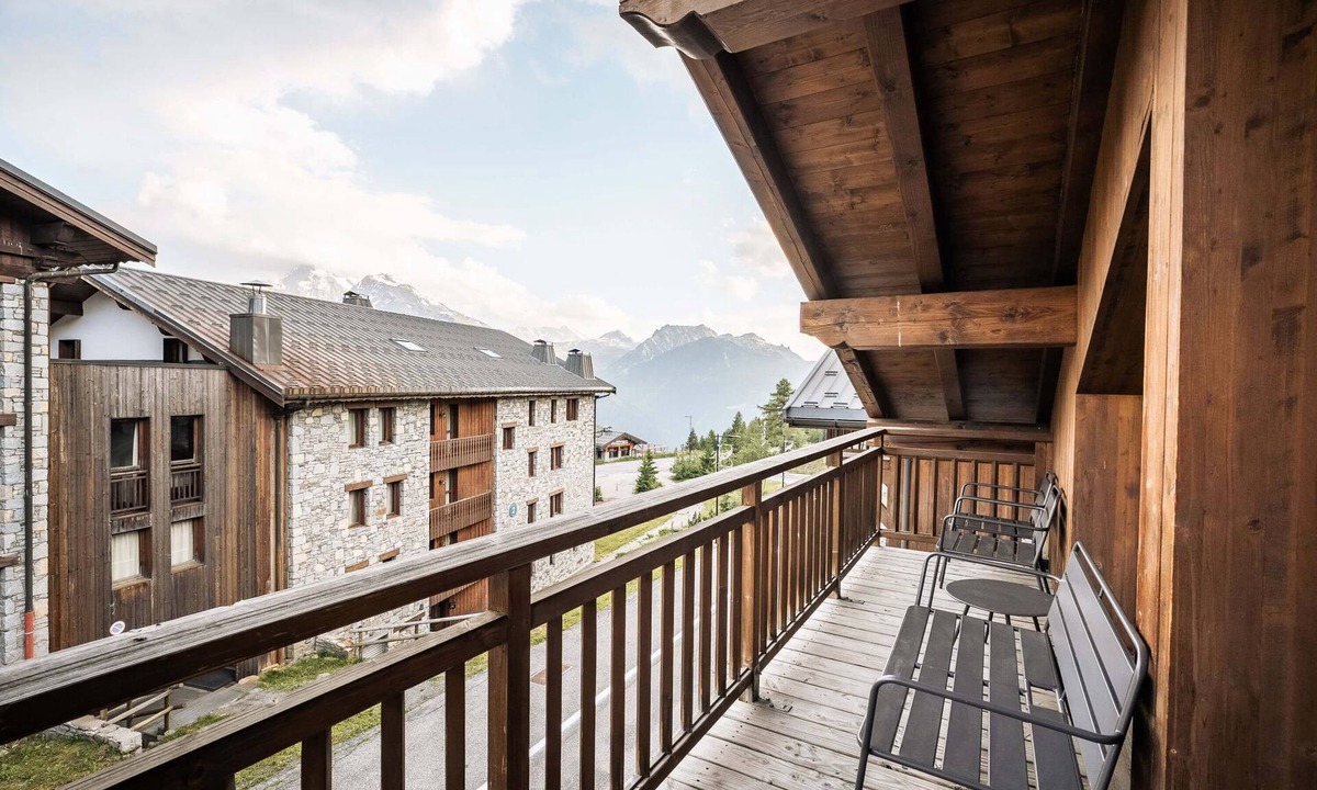 Les Eucherts Ski Chalet | Chalet Poudreuse, ski in, 10 people, Les Chalets de Marie