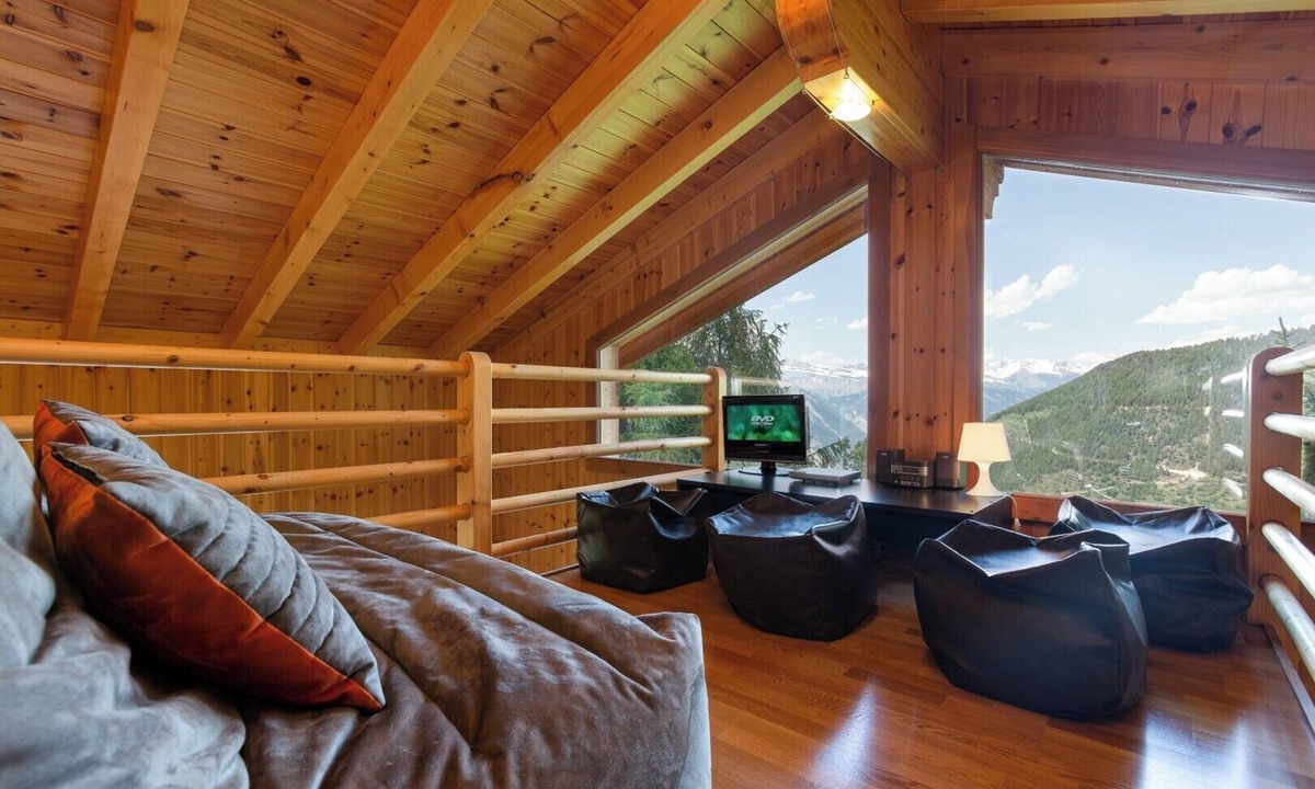 La Tzoumaz Ski Chalet | Chalet Teremok - Hot Tub & Sauna - Great for Families