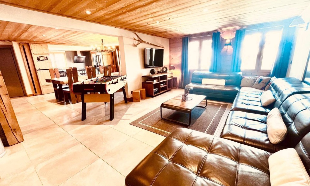 Demi-Quartier Ski Chalet | Chalet with sauna, at the foot of the pistes, sleeps 7