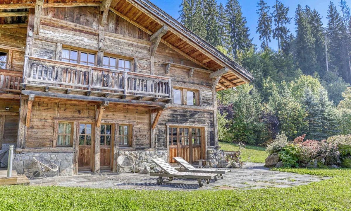 Demi-Quartier Ski Chalet | Chalet Wolgan Summary