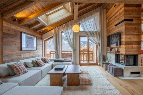 Meribel Ski Chalet | Chalet Yolo with Pool and Spa