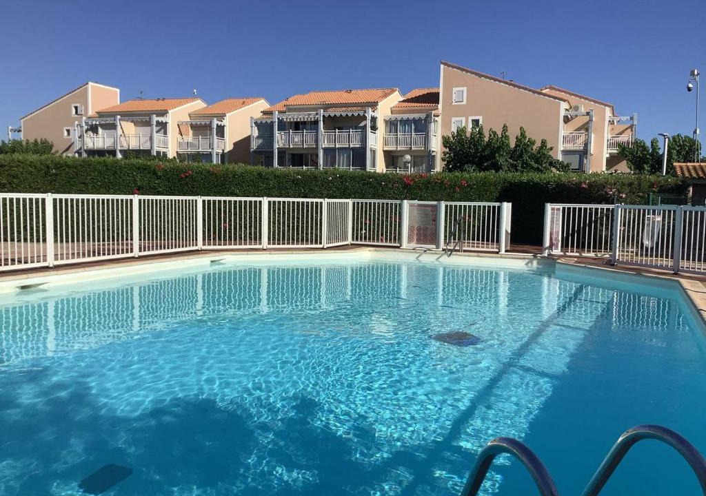 Palavas-les-Flots Apartment | Charmant F3 Mezzanine avec Piscine, Clim, Proche Plage et Centre - 4 Pers. - FR-1-559-35