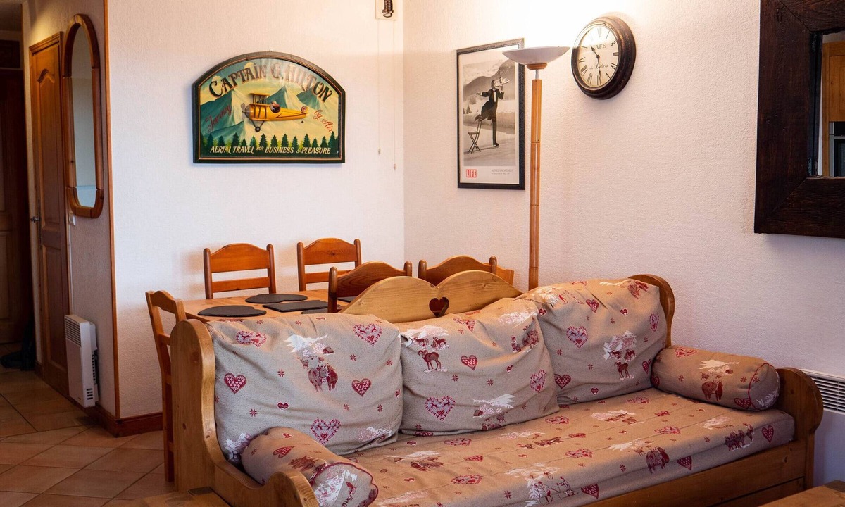 Meribel-Mottaret Apartment | Charming 3-room apartment in Méribel, near slopes and shops