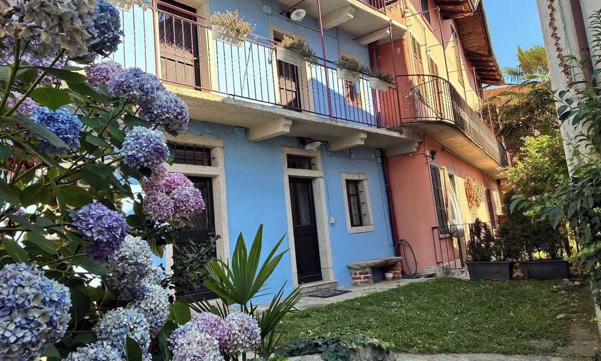 Levo Apartment | Charming Courtyard Apartment in Levo - Peaceful escape near Stresa