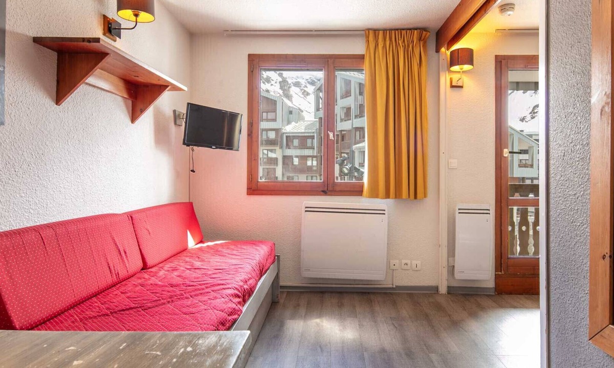 Val Claret Apartment | Charming Studio - Sleeps 4 - Right at the Foot of the Slopes